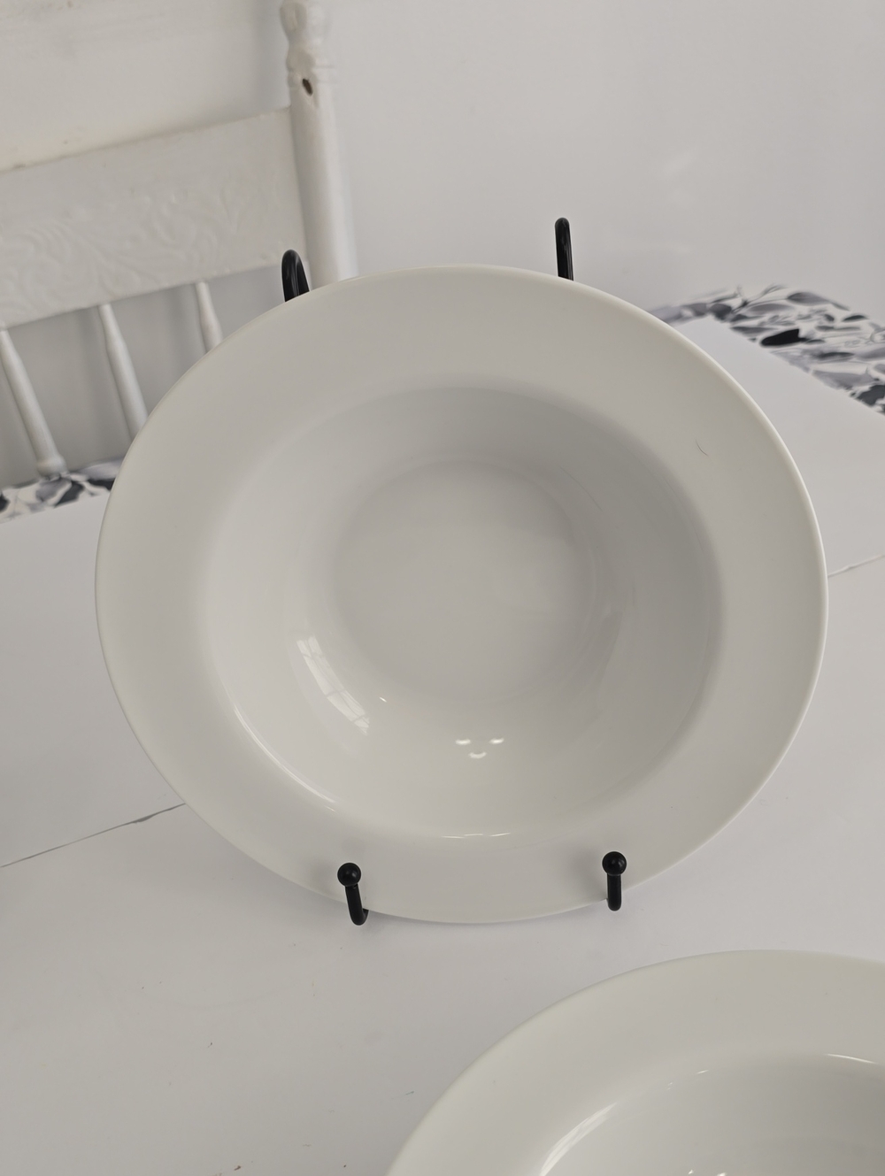 Pier 1 Imports Set Of 4 Luminous White Porcelain Soup Pasta Bowls - Picture 4 of 16